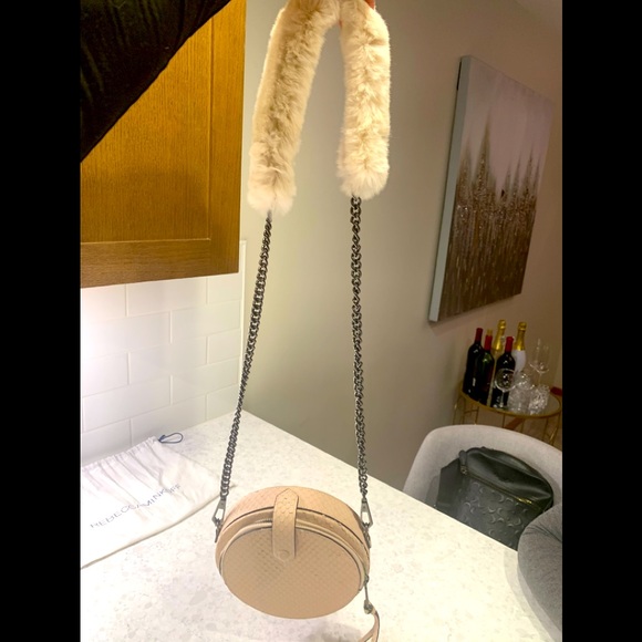 Rebecca Minkoff cream round bag with fur! - Picture 2 of 3